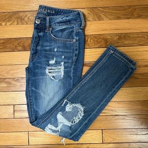 American Eagle outfitters ripped distressed button fly tomgirl jeans 2 regular